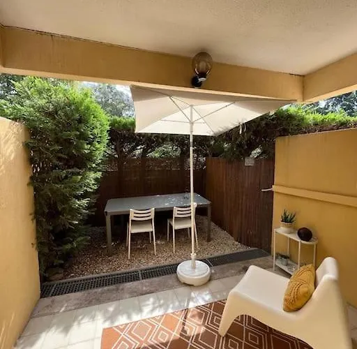 Bord De Boulouris A Raphael Apartamento *